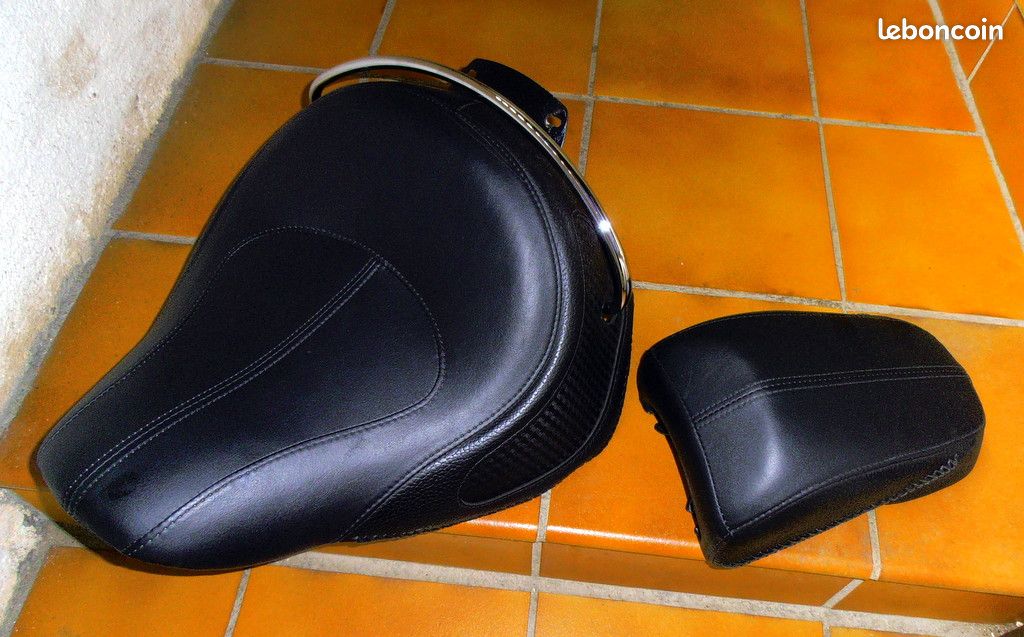 ATTENTION Selle confort avec arceau chromé VENDUE Reste le pouf lacé assorti pour Harley Davidson Softail "DELUXE" pour twin cam de 99 à 2017 inclus (image 2)
