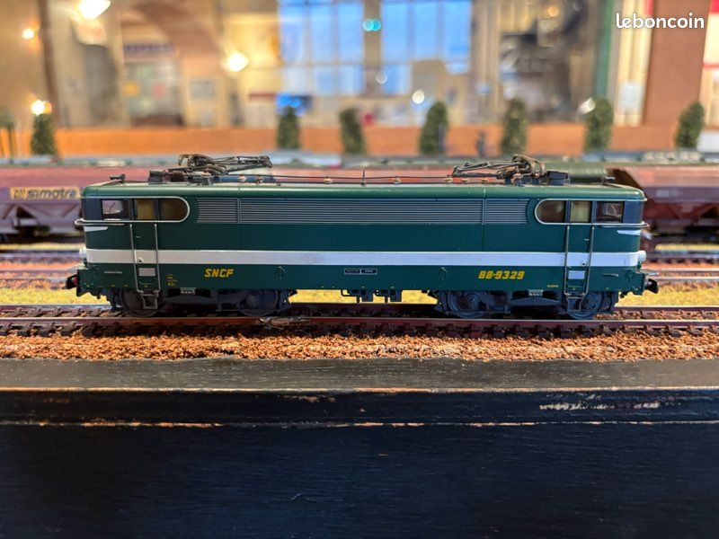 ELECTRIC LOCOMOTIVE BB 9214 SNCF ANALOGUE REE MODELES MB084