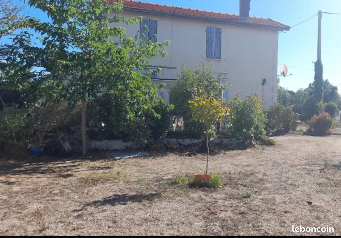 Maison 5 pièces 79 m² · à Les Peintures · 79 m² · 160 000 €