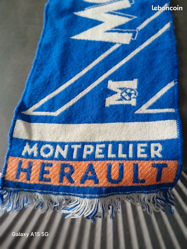 Écharpe De Foot Vintage - Montpellier Hérault - Occasion (voir Photos)