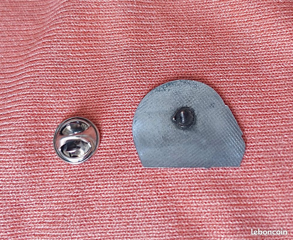 Pins Casques Pilotes F1. Alain Prost, Jean Alesi , Gerhard BERGER. Pins Formule 1. Pins F1, voiture (image 7)