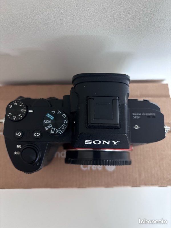 Boîtier Sony A7III + CHARGEUR BATTRIE (image 3)