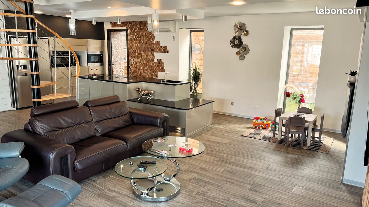 SPECIAL EVENEMENT Villa Dali La GARDE 260m² 3 chambres Jacuzzi Sauna, Jardin 600m², Boulodrome (image 8)