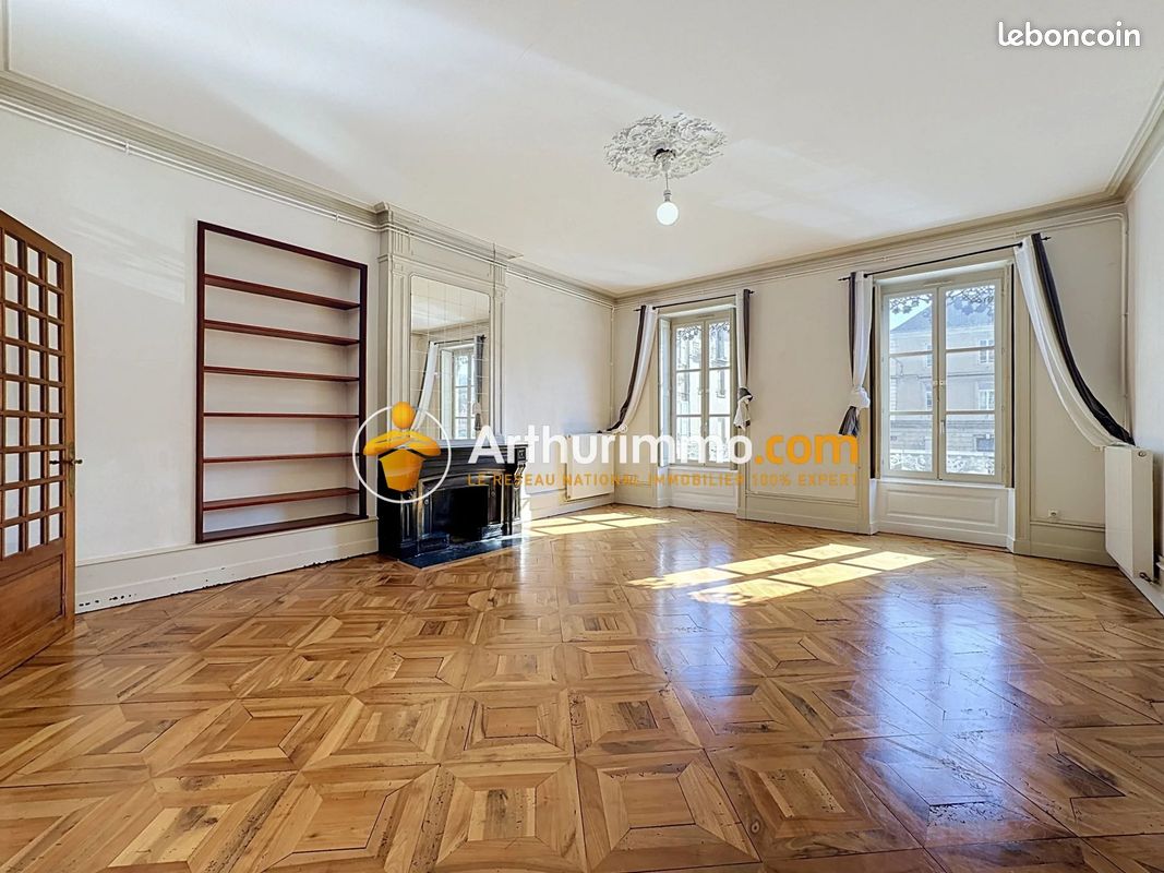 Appartement 3 pièces 126 m² · à Bourgoin-Jallieu · 126 m² · 922 €/mois