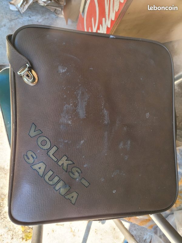 Sauna portatif VOLKS et sa valise (1969) (image 1)