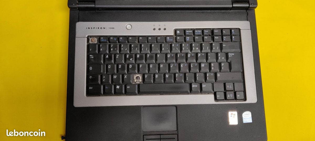 PC Portable Dell Inspiron 15,6" Pour Pièces Détachées - Ne Fonctionne Pas, à Réparer Ou Pour Pièces.