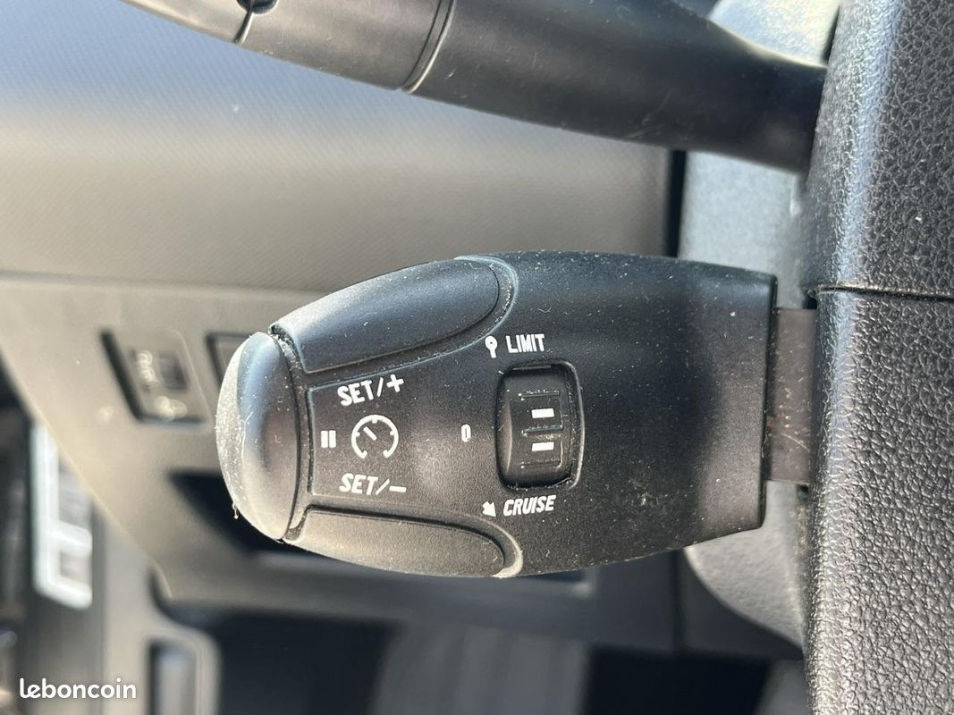 PEUGEOT 308 1.6 e-HDi - 112 CV BERLINE ALLURE PHASE 2 / CLIM AUTO / REGULATEUR / JANTES (image 18)