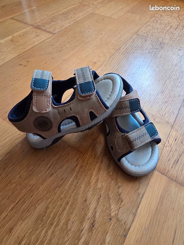 Lot de chaussures taille 22 (image 11)