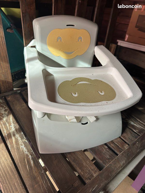 Réhausseur de chaise bébé (image 1)