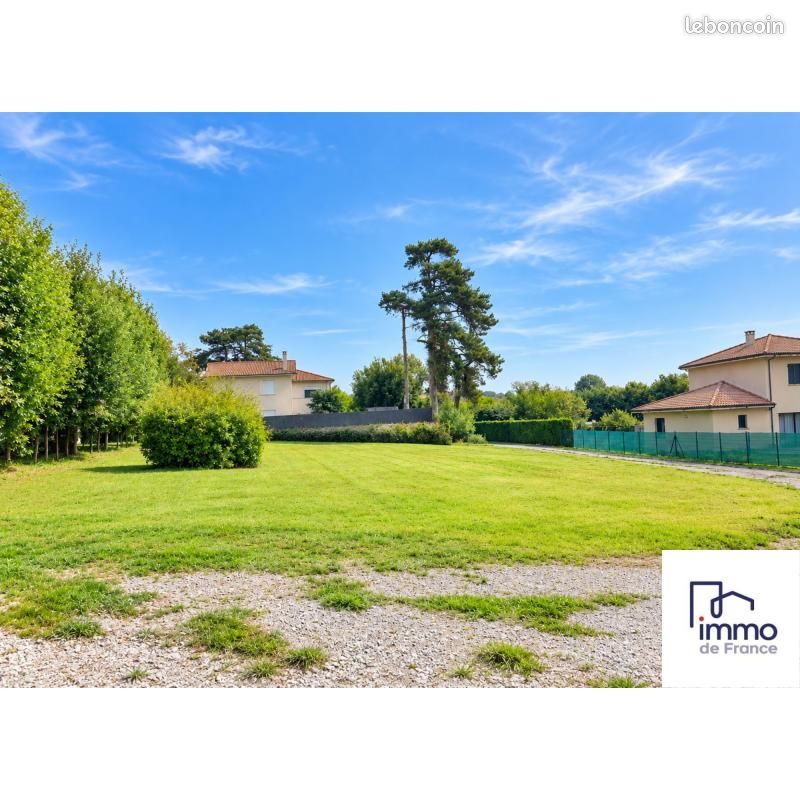 Terrain 1300 m² · à Chonas-l'Amballan · 199 000 €