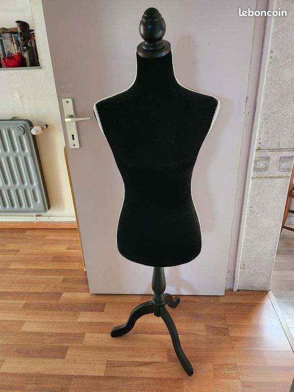 Mannequin de couture (image 1)