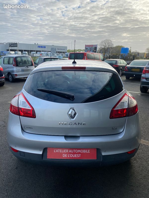Renault Megane III Berline 5 ptes. 1.2i 130 ch Bose Edition (image 5)
