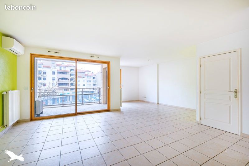 Appartement 3 pièces 86 m² · à Bron · 86 m² · 1 000 €/mois