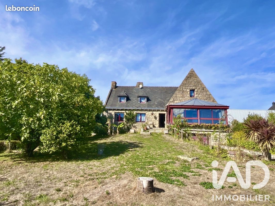 Maison 6 pièces 174 m² · à Plémet · 174 m² · 260 000 €