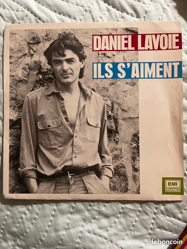 45 tours Ils s’aiment de Daniel Lavoie (image 1)