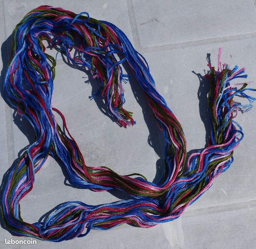24 aiguillées de 1 m de 4 x 6 couleurs différentes Coton mouliné DMC (image 1)