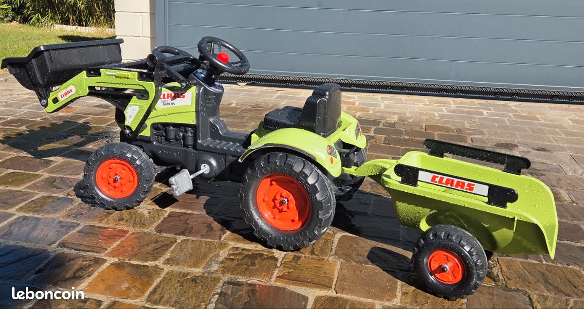 MASSEY FERGUSON: Tracteur à pédales MF avec remorque