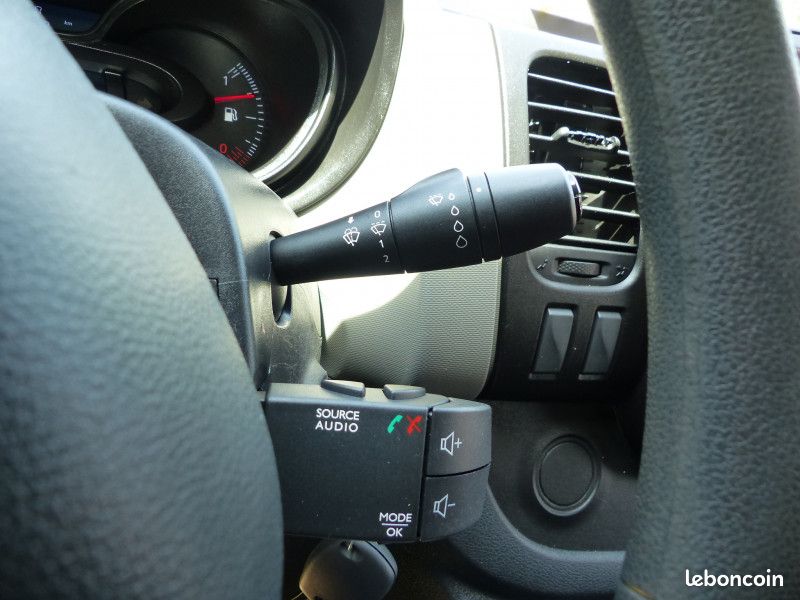 Renault TRAFIC III FG L2H1 1200 1.6 DCI 95CH CONFORT EURO6 (image 27)