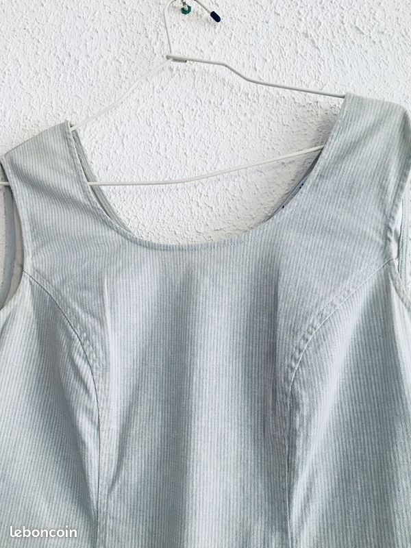 Robe Chasuble Bleu ciel fines rayures Taille M (image 9)