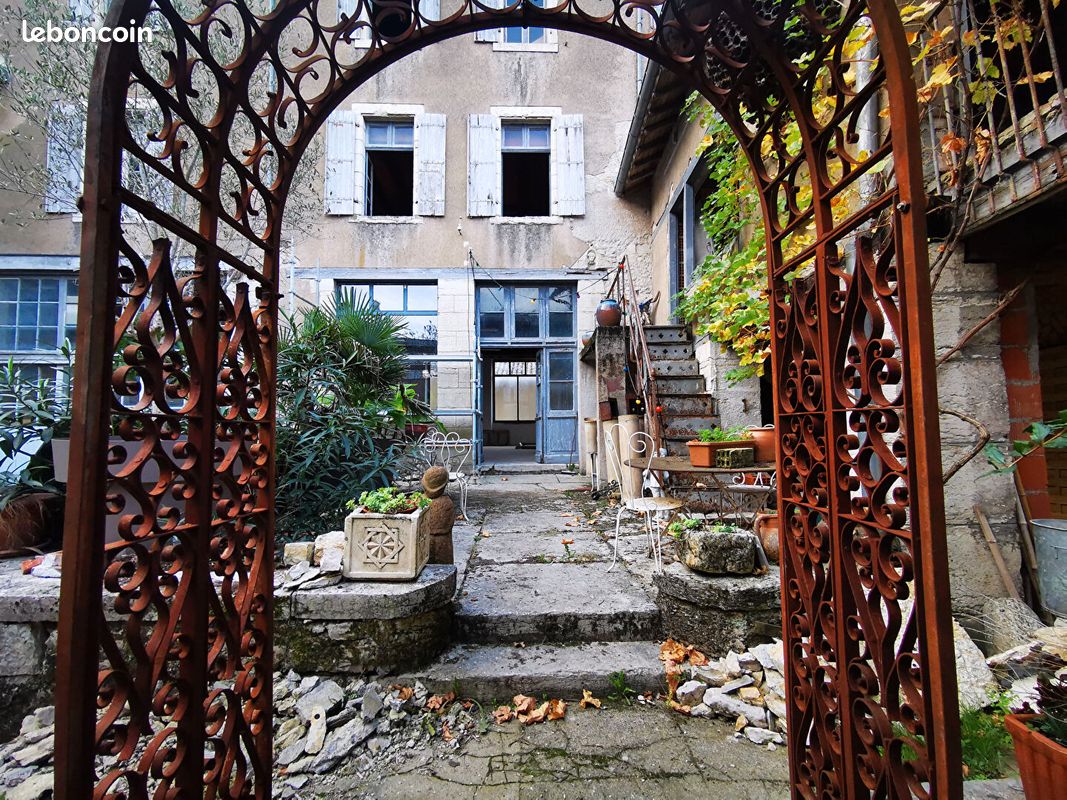 Maison 3 pièces 490 m² · à Caussade · 490 m² · 172 000 €