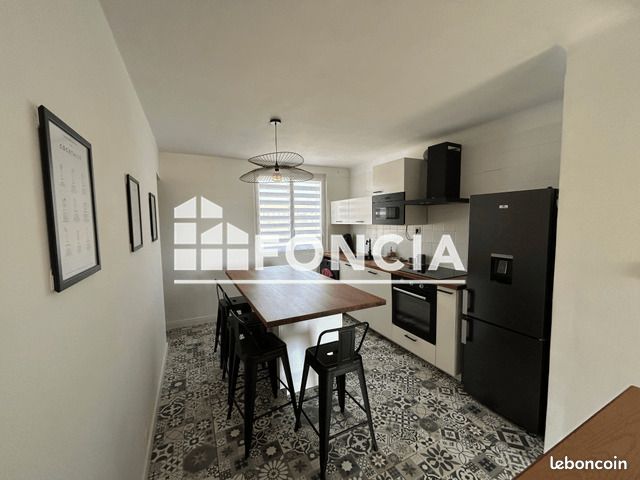 Appartement 3 pièces 57 m² · à Salon-de-Provence · 57 m² · 910 €/mois