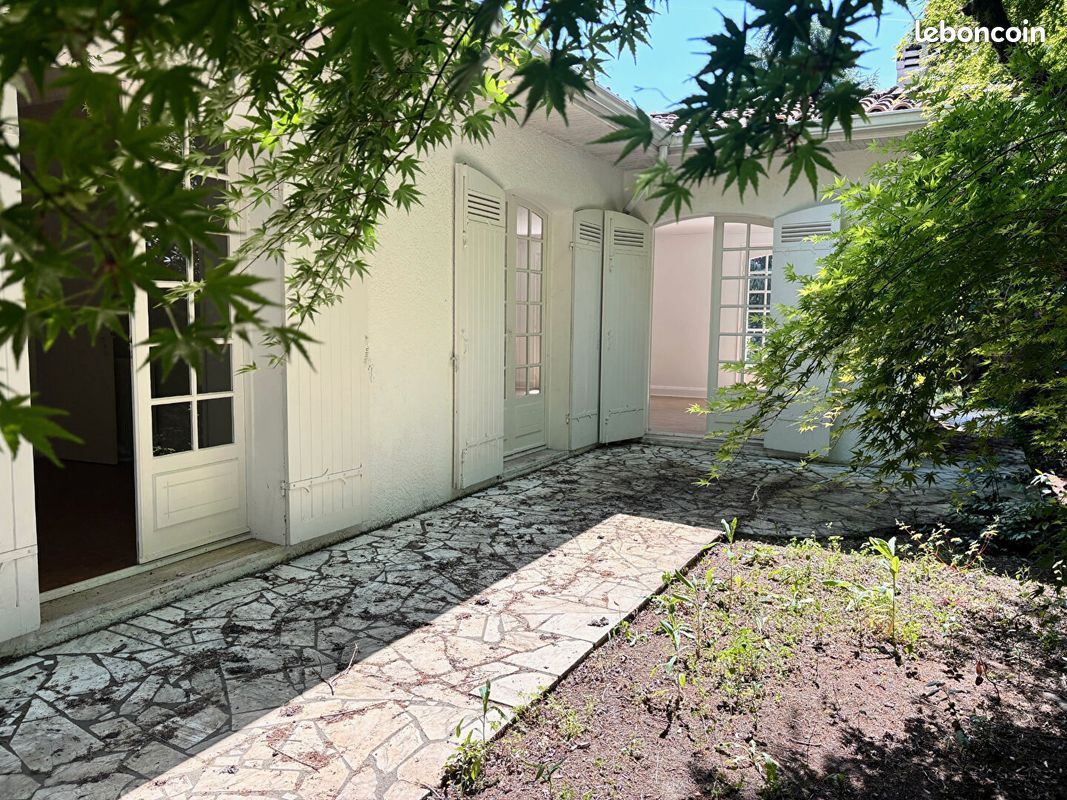 Maison 6 pièces 180 m² · à Carbon-Blanc · 180 m² · 389 990 €