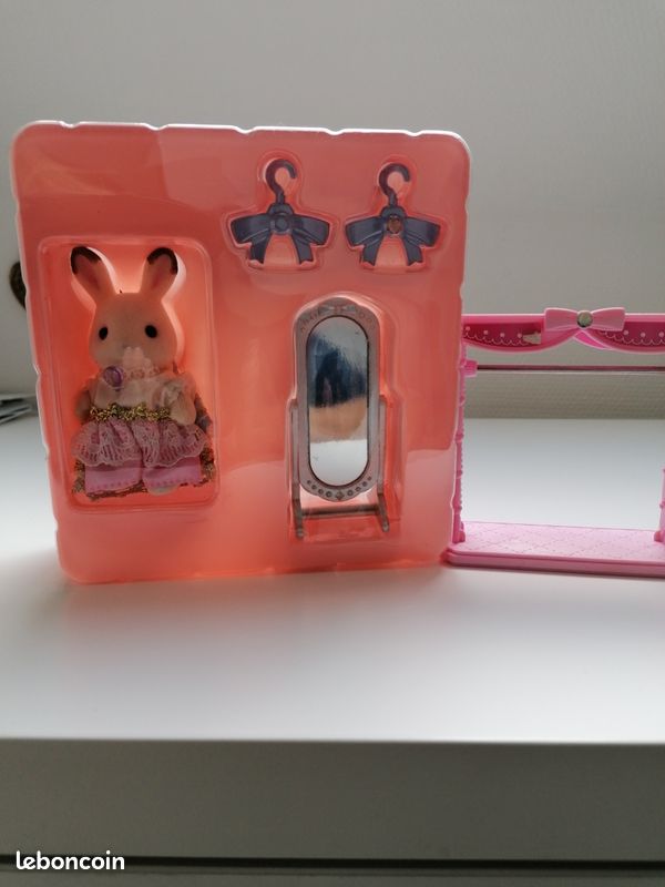 Sylvanian 5236 dressing (image 1)