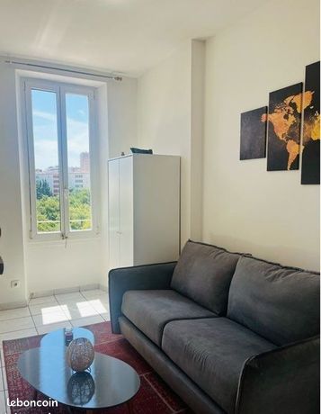 Studio 1 pièce 27 m² — 2