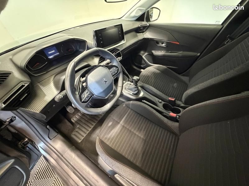 Peugeot 208 1.2 PureTech 100ch S&S Active Pack 118g (image 14)