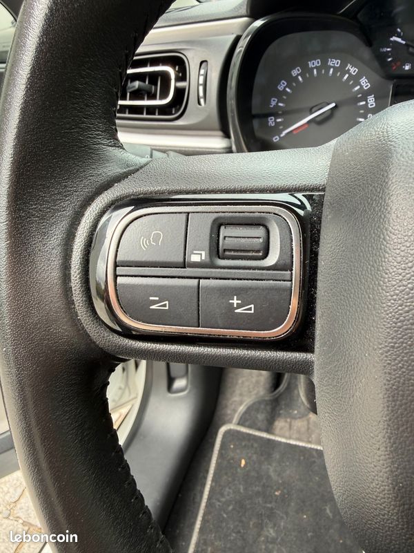 CITROEN C3 GENERATION-III 1.2L 82CH SHINE * DISTRIBUTION NEUVE * GPS * RADARS RECUL * CARPLAy (image 18)