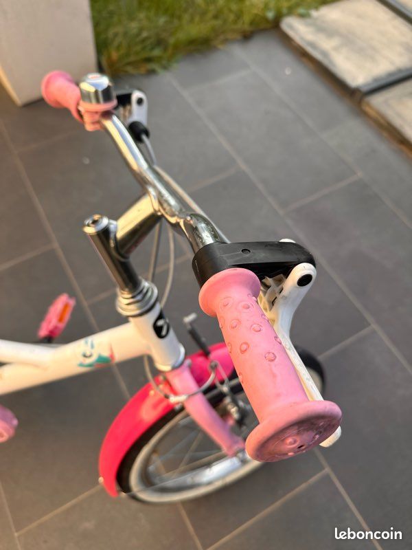 đČ VĂ©lo rose enfant DECATHLON 16 pouces âââ (image 2)