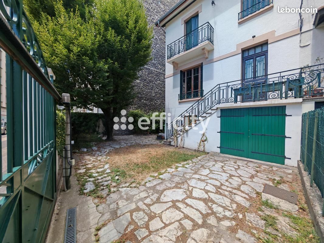 Maison 6 pièces 145 m² · à Grenoble · 145 m² · 465 000 €