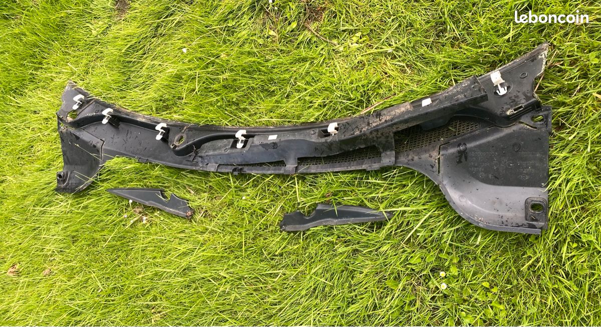 Garniture Côté Gauche Pare-brise Pour Renault Megane 2 Phase 2 (2008) - Occasion