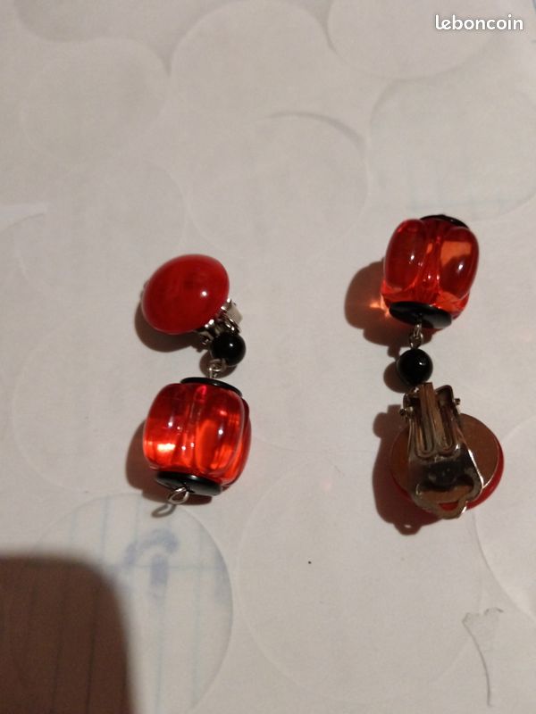 Boucles D'oreilles Clips Vintage Pastille Rouge - Plastique Et Laiton, Parfait état