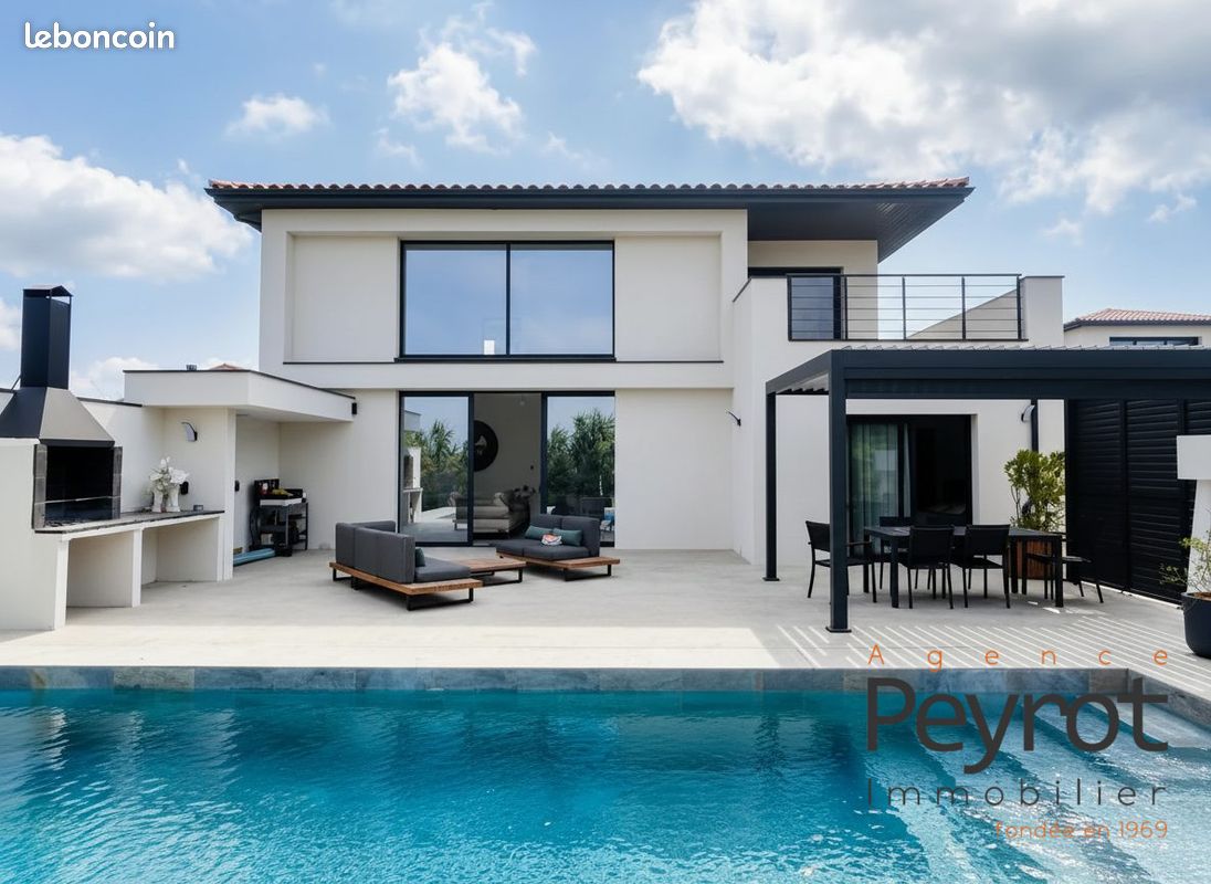 Maison 4 pièces 150 m² · à Sainte-Marie-la-Mer · 150 m² · 699 000 €