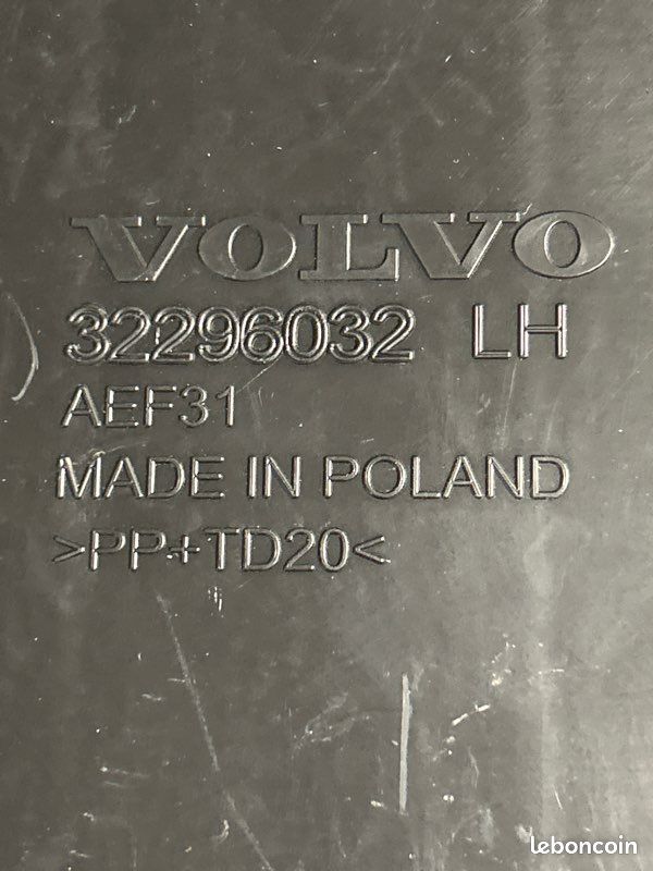 Support pare choc arrière Volvo xc60 droite et gauche 2017-2022 (image 2)