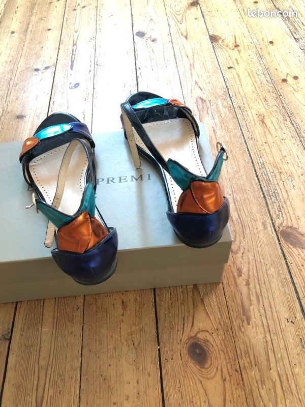 Chaussures ouvertes (image 1)