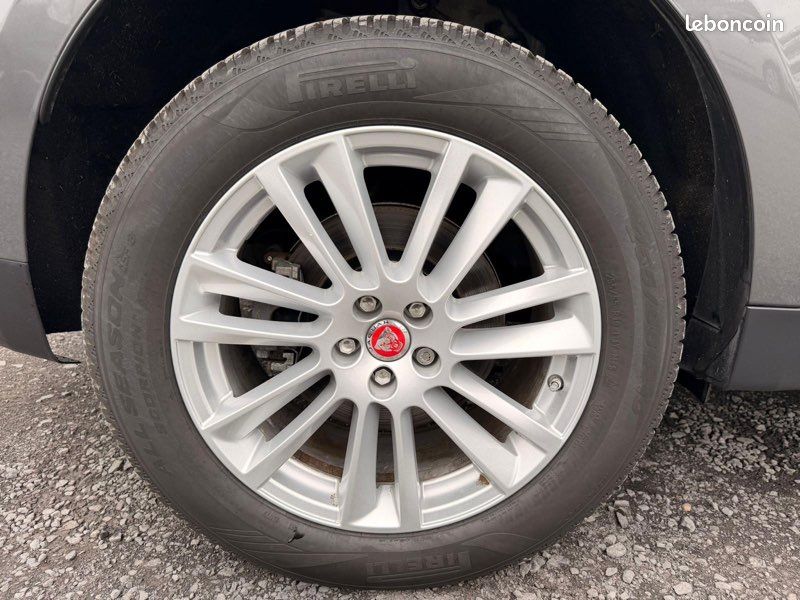 Jaguar F - Pace 2.0 D 163 cv Prestige 1ere main / Entretiens Jaguar (image 7)