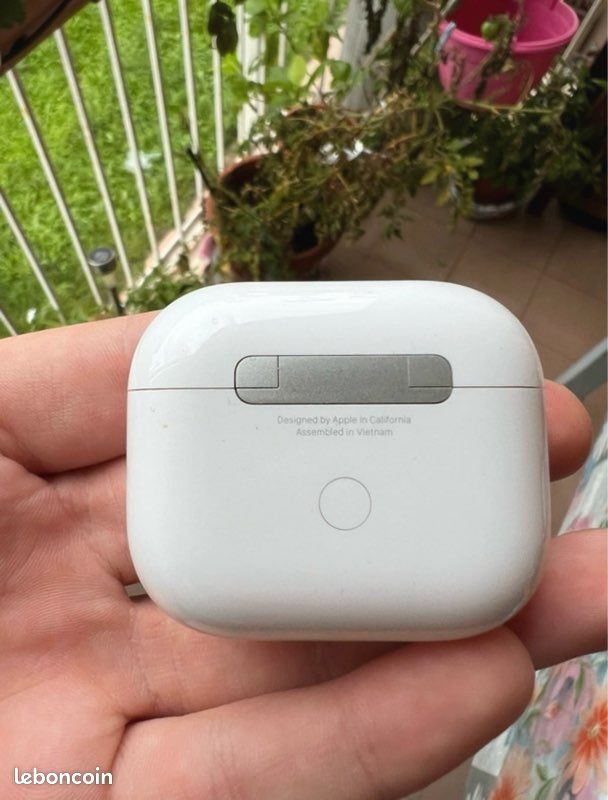 Air pod 3 (image 6)