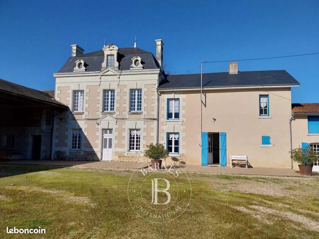 Maison 10 pièces 333 m² · à Loudun · 333 m² · 399 000 €