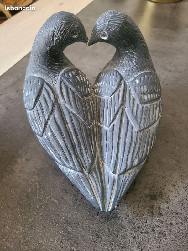 Sculpture pigeon en pierre (image 1)