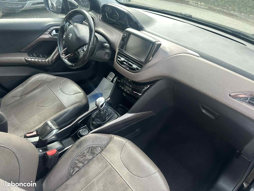 Peugeot 2008 1.6 e-HDi 115ch FAP BVM6 Allure (image 7)