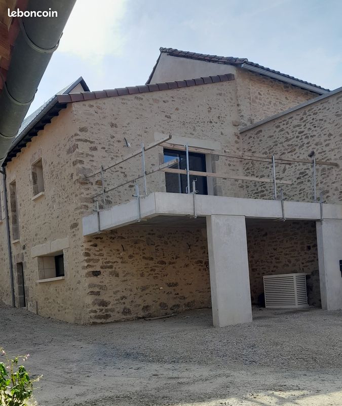 Maison 4 pièces 110 m² · à Valzergues · 110 m² · 830 €