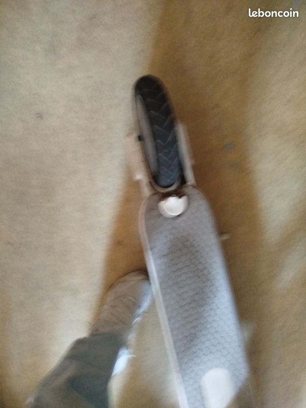 J'échange ma trottinette électrique contre un quest 2 ou 3s (image 2)
