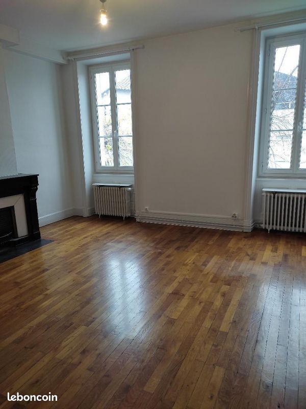Appartement 4 pièces 94 m² · à Bourg-en-Bresse · 94 m² · 890 €/mois
