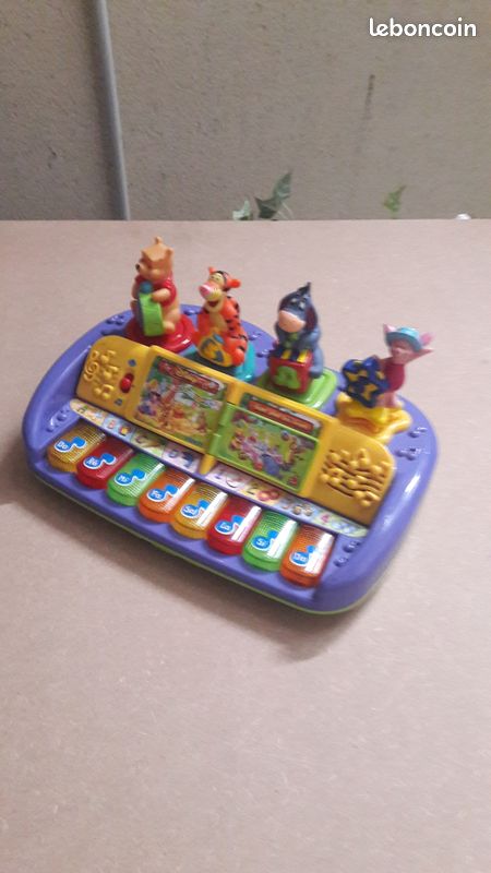 Piano winnie (image 1)