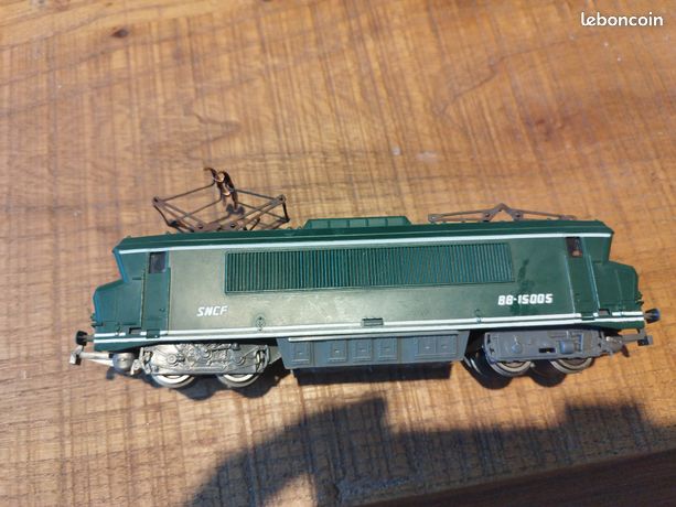 LOCOMOTIVE ELECTRIQUE BB 15005 HO JOUEF TRES BELLE ETAT EN B
