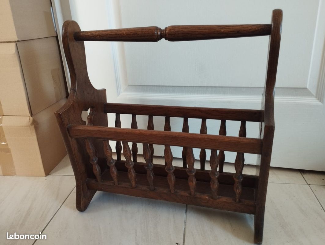 Porte revue en bois (image 1)