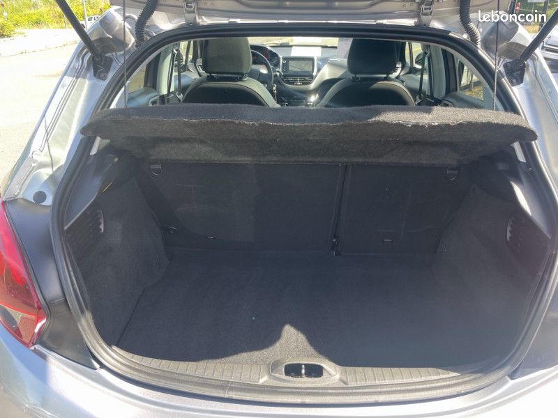 Peugeot 208 1.2 PURETECH 110CH E6.C GT LINE S&S 5P (image 12)
