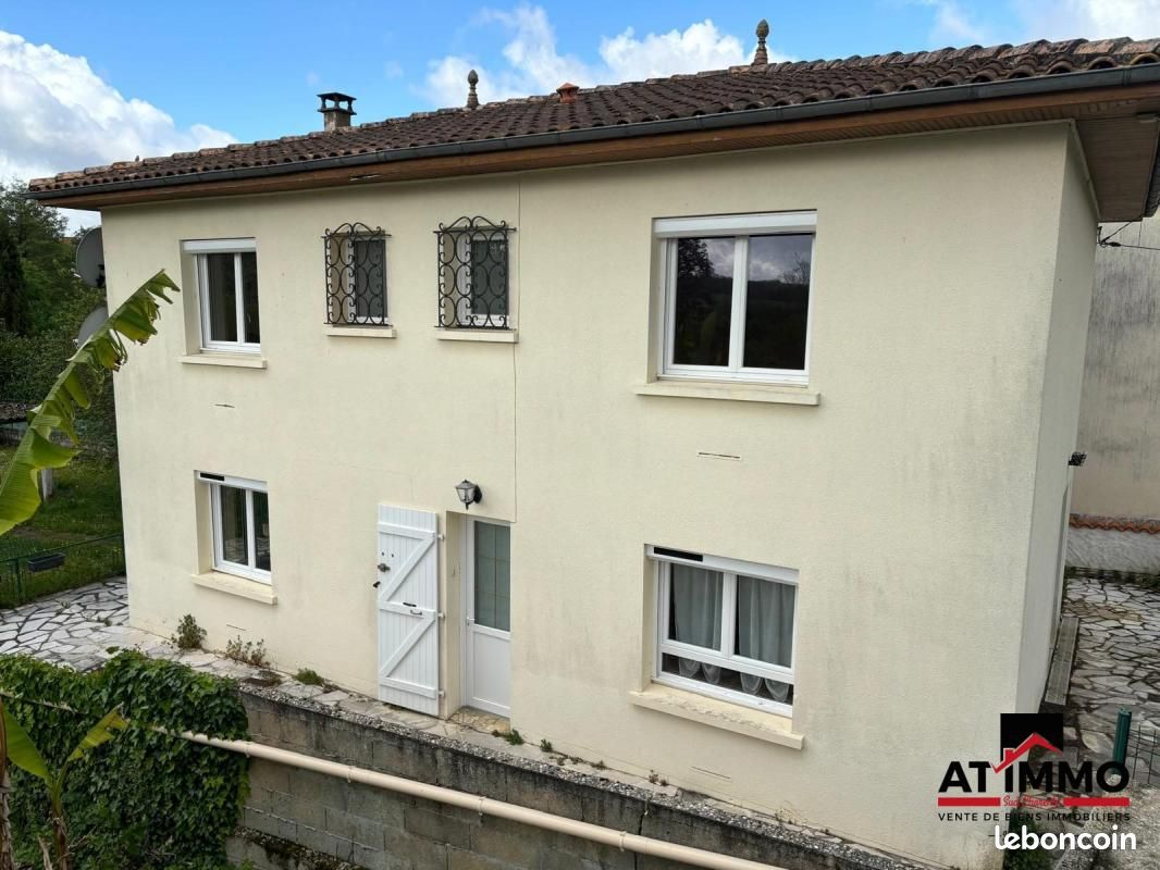 Maison 6 pièces 126 m² - Voeuil-et-Giget 16400 (image principale 1)